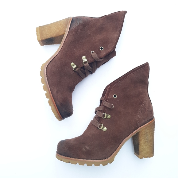 UGG Shoes - Ugg Calynda Leather Boots Ankle size 8 Brown